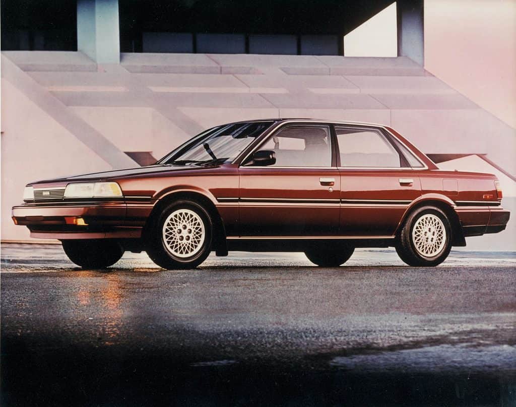 toyota-camry-second-generation-sedan-1988