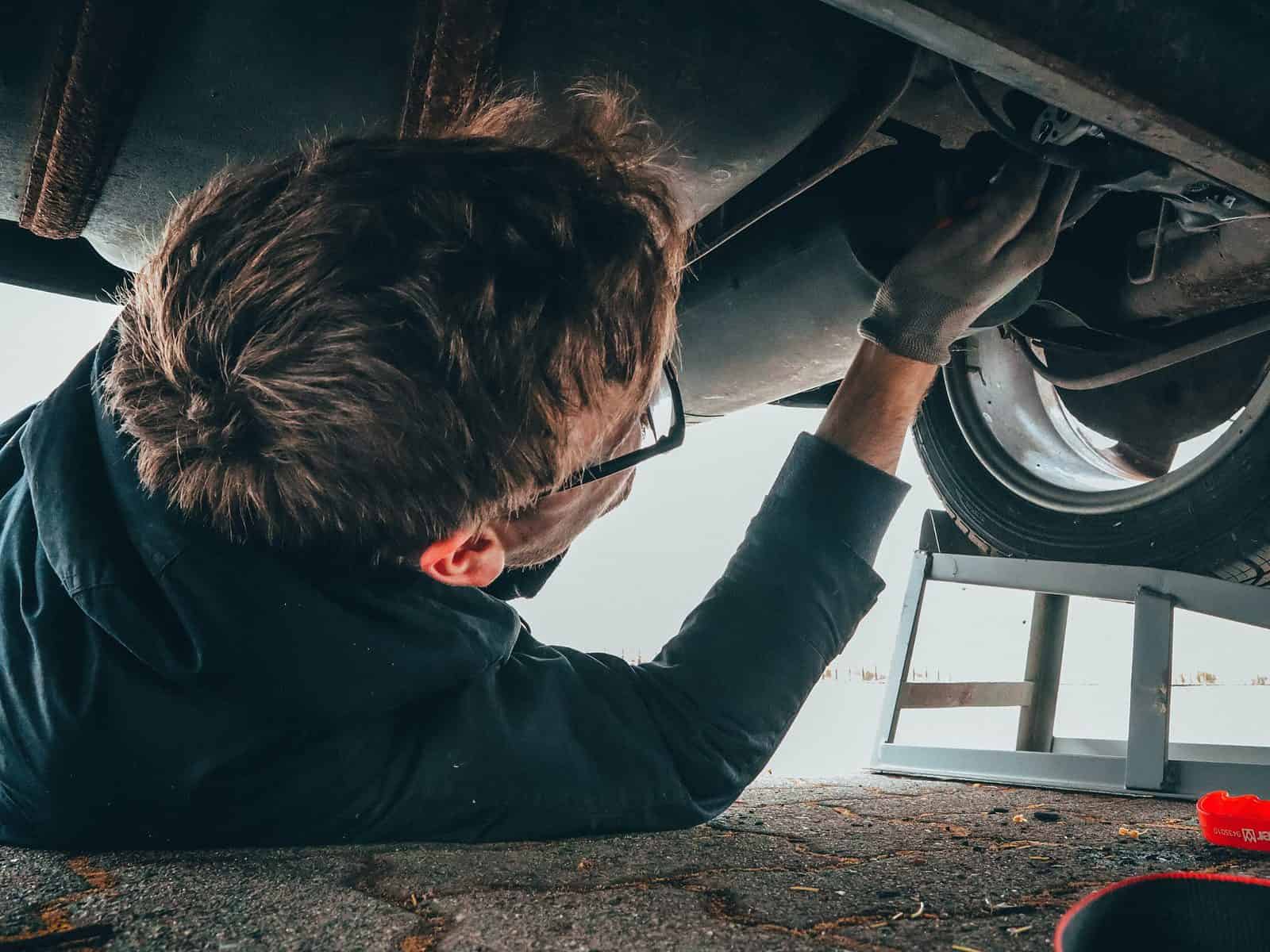 High Mileage Oil vs Regular Oil: How Do They Compare?