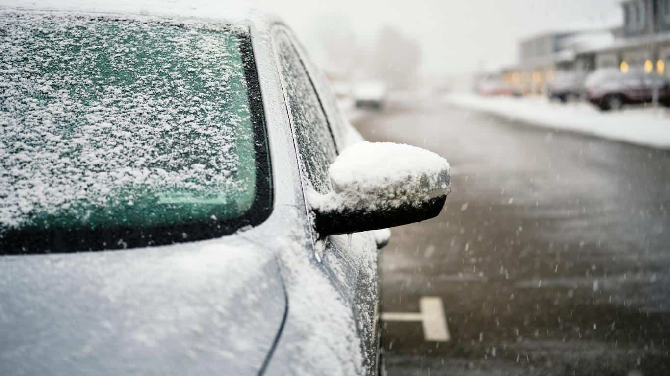 Remove Snow From Your Car